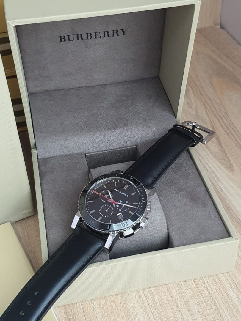 Burberry Black Leather Strap Black Dial Chronograph Quartz Watch for Gents – BU9382 - Image 4