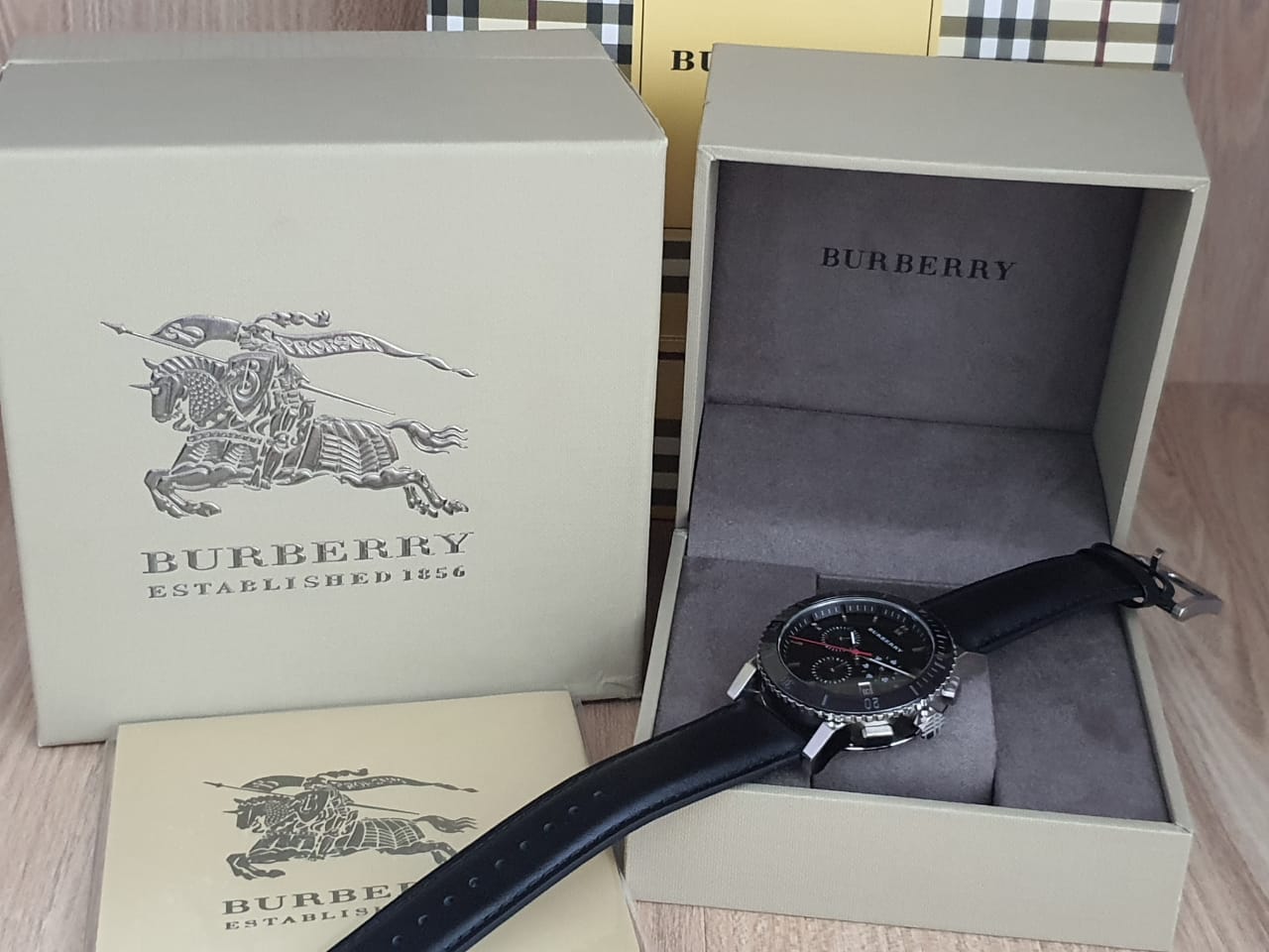 Burberry Black Leather Strap Black Dial Chronograph Quartz Watch for Gents – BU9382 - Image 5